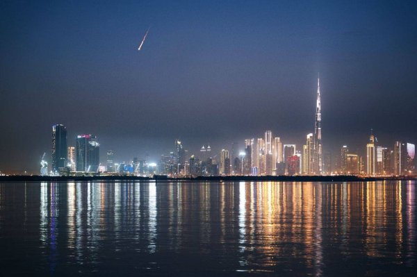 硝烟下的中东：有人滞留机场，有人跨国逃亡