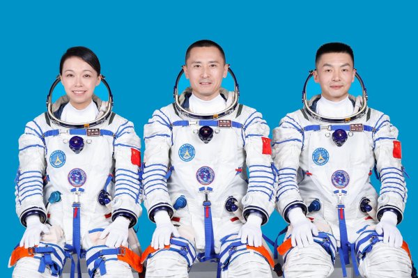 李家超祝贺黎家盈参与神舟二十三号飞行任务 感谢国家信任及支持