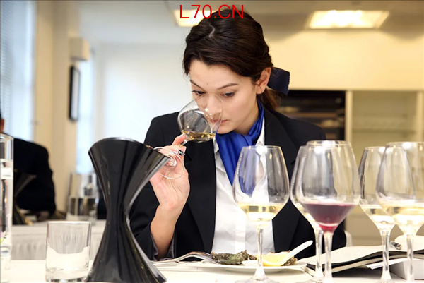 黄仁勋女儿回应加入英伟达原因 非传统职业道路的选择